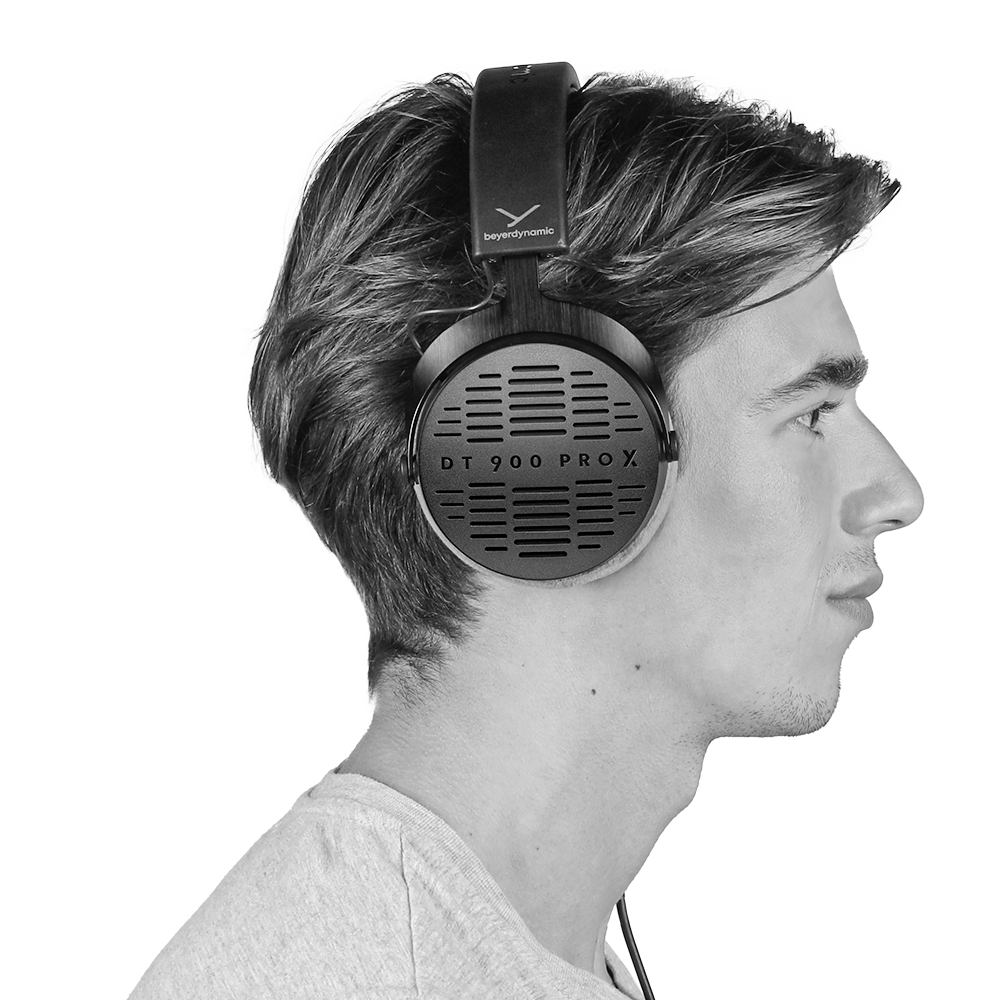 DT 900 PRO X